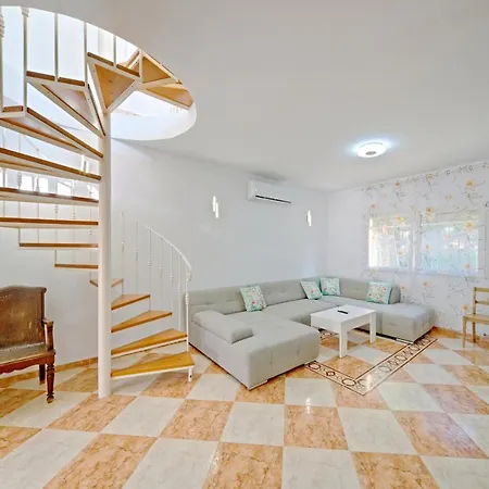 ヴィラ Costeres カルプ